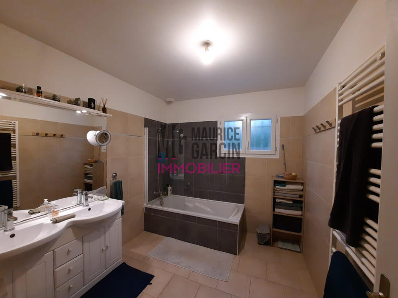 Maison - 98 m² - 4 pièces