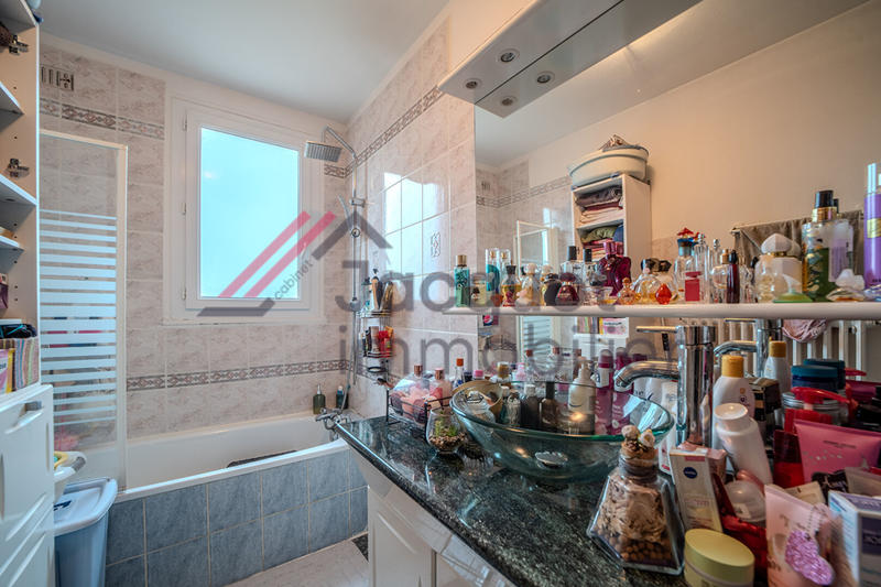 Appartement - 85 m² - 3 pièces