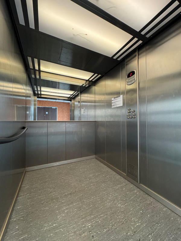 Local commercial - 160 m² - 1 pièce