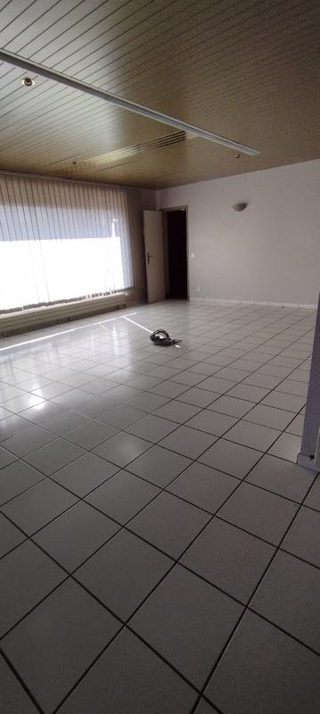 Local d'activités - 5 pièces