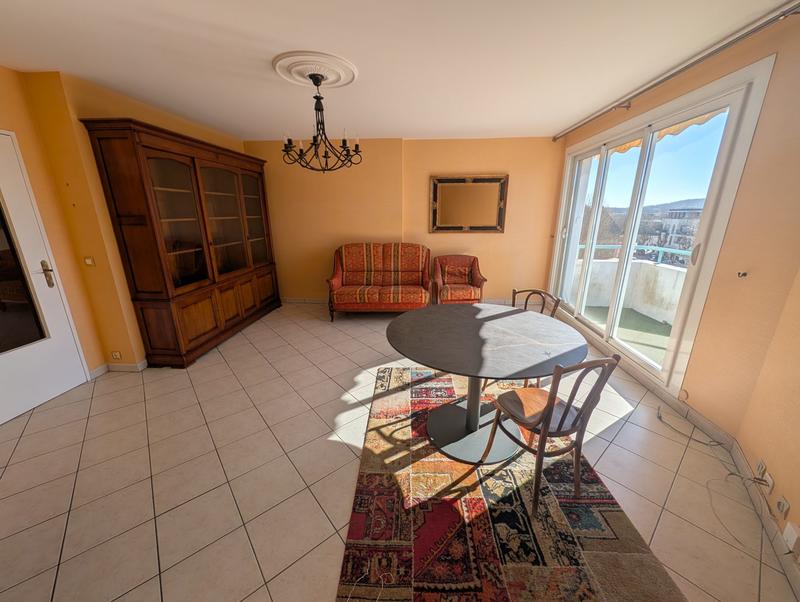 Appartement - 79 m² - 4 pièces