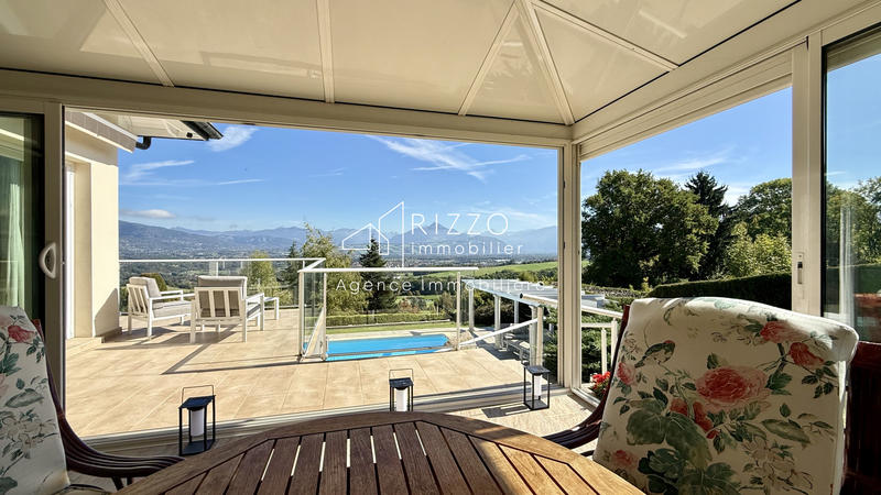 Maison - 263 m² - 7 pièces