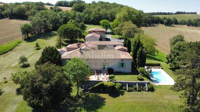 Château - 480 m² - 13 pièces