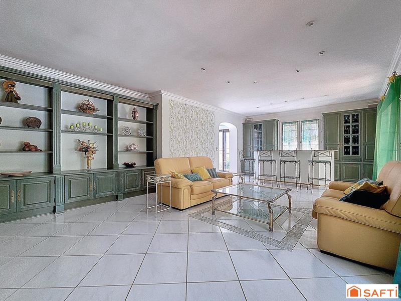 Villa - 250 m² - 9 pièces