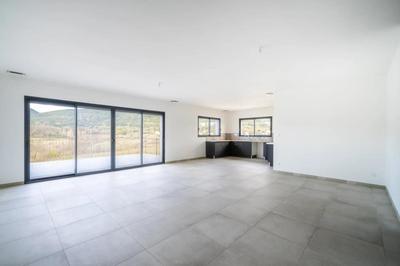 Maison - 266 m² - 5 pièces