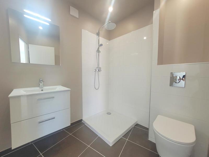 Maison - 256 m² - 8 pièces