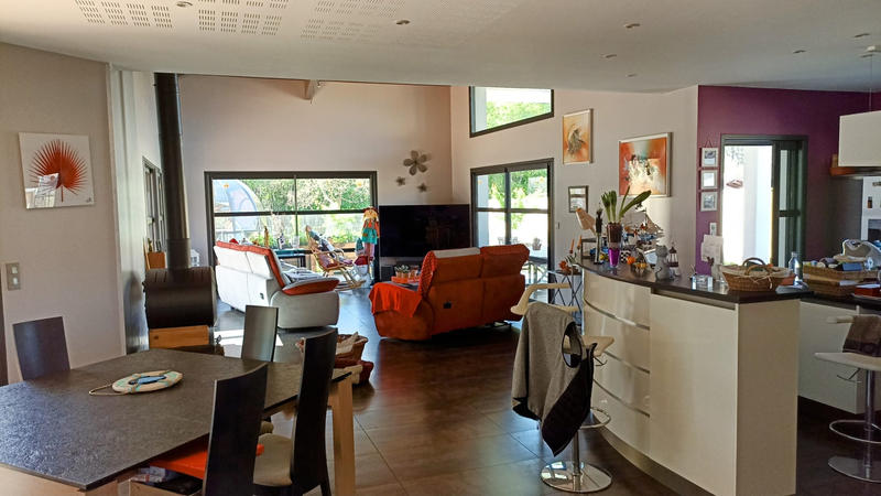 Propriété - 260 m² - 7 pièces