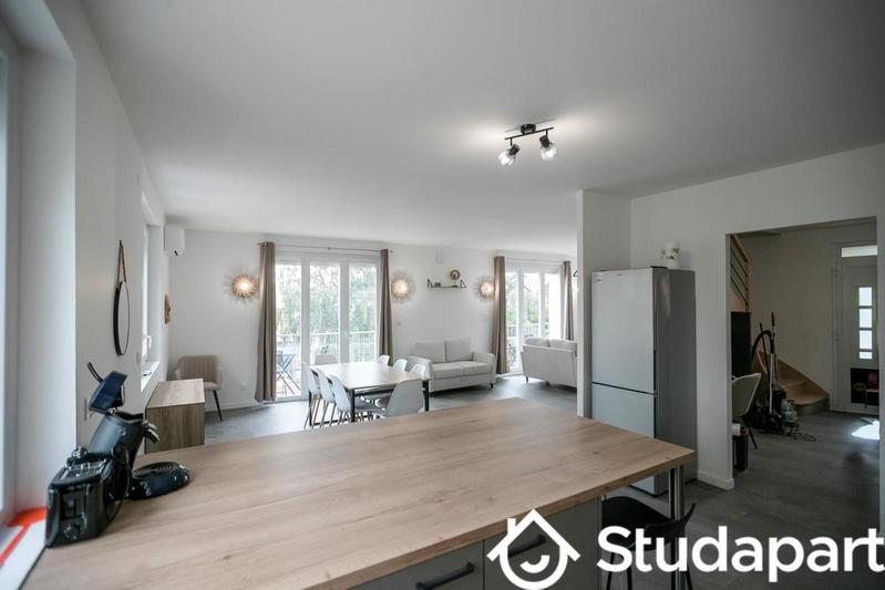 Chambre - 11 m² - 1 pièce