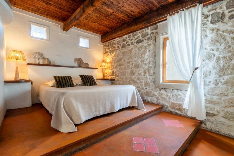 Maison - 550 m² - 10 pièces