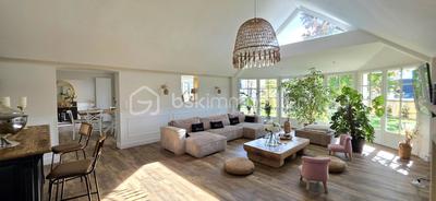 Maison - 280 m² - 7 pièces