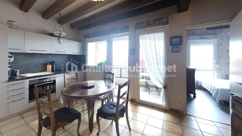 Appartement - 90 m² - 3 pièces