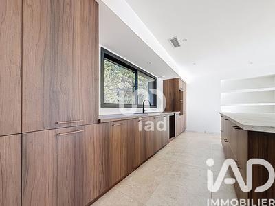 Maison - 180 m² - 5 pièces