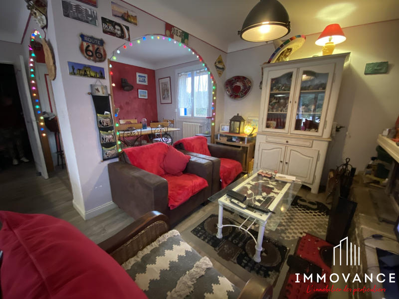 Maison - 230 m² - 7 pièces