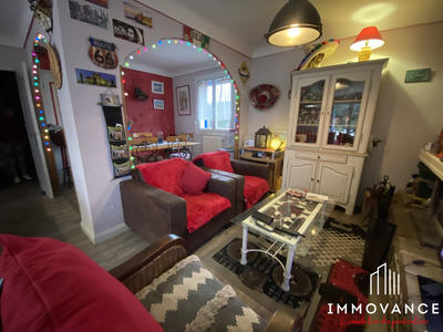 Maison - 230 m² - 7 pièces