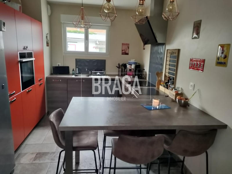 Maison - 230 m² - 4 pièces