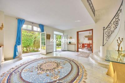 Maison - 498 m² - 14 pièces