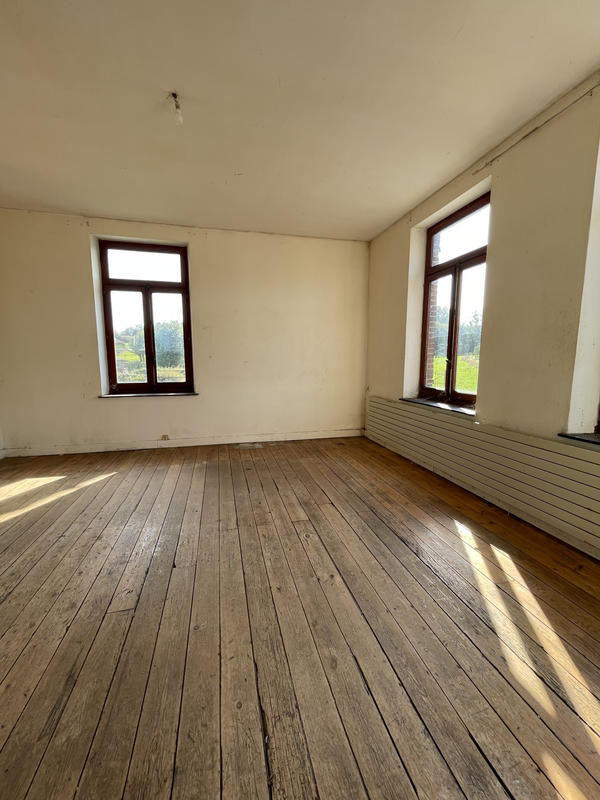 Maison - 300 m² - 3 pièces