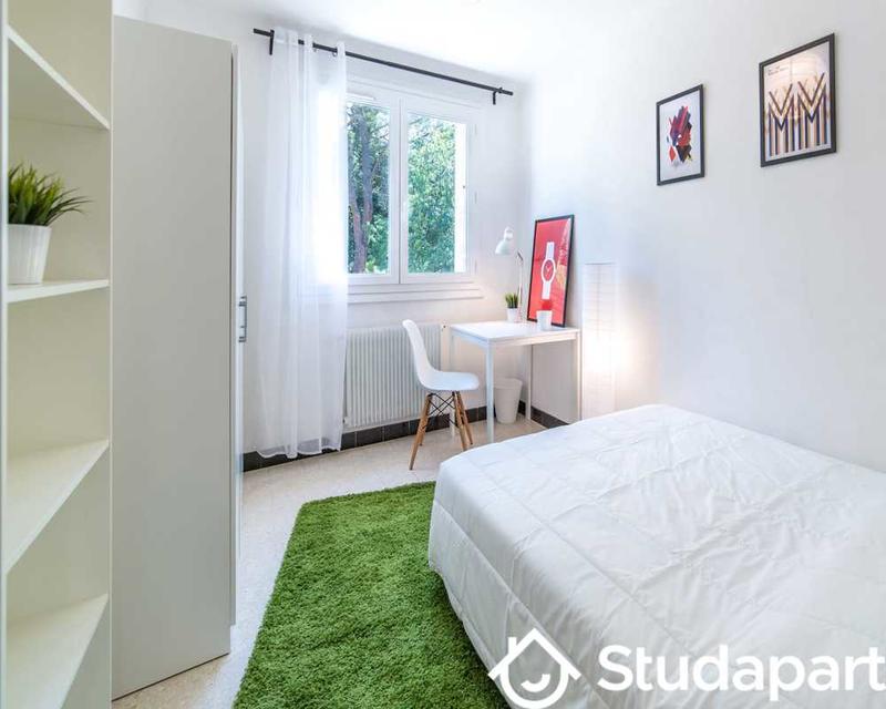 Chambre - 80 m² - 1 pièce