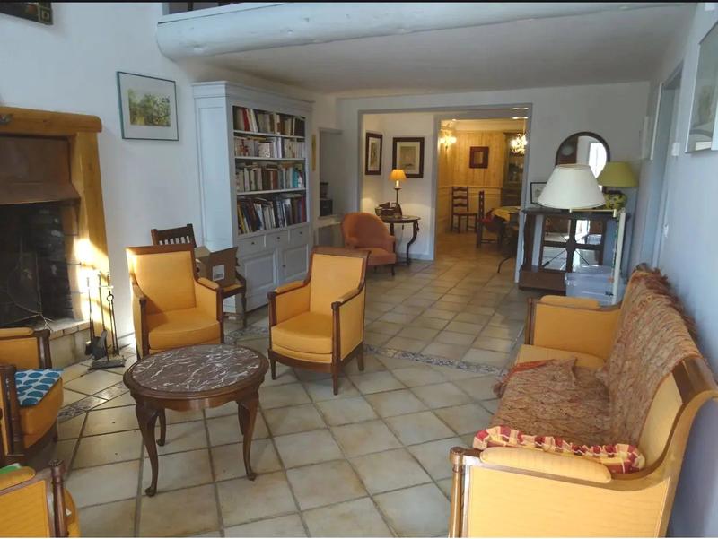 Mas - 197 m² - 12 pièces