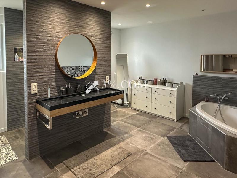 Maison - 154 m² - 5 pièces