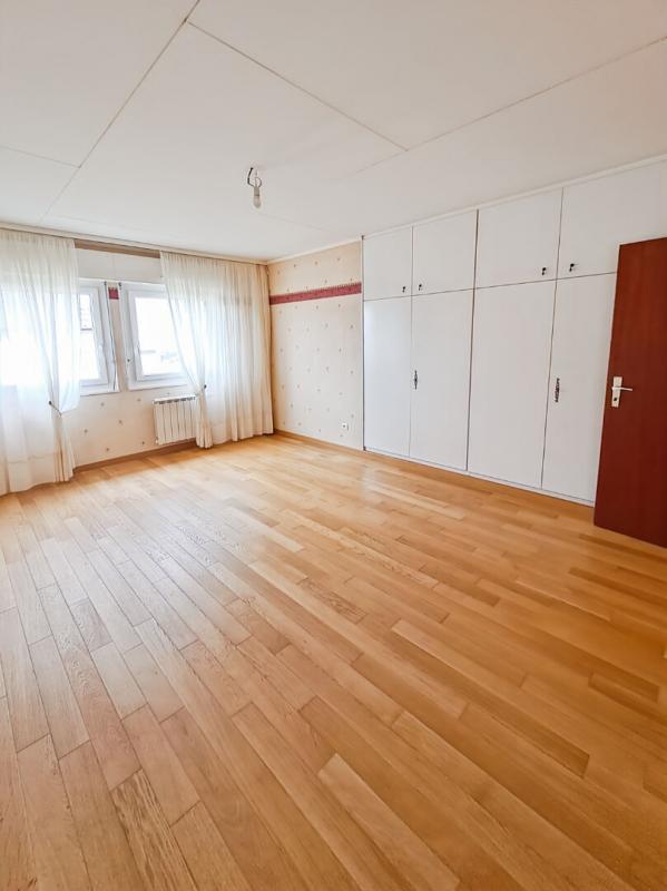 Maison - 180 m² - 8 pièces