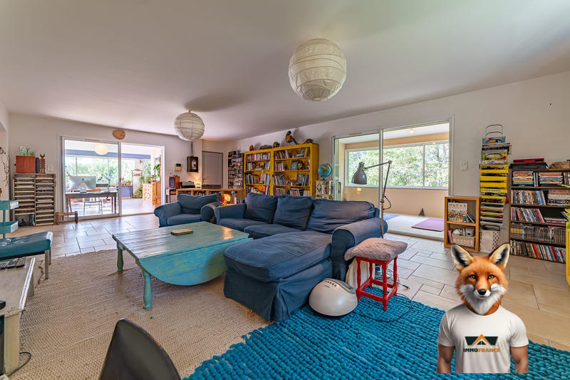 Maison traditionnelle - 266 m² - 10 pièces