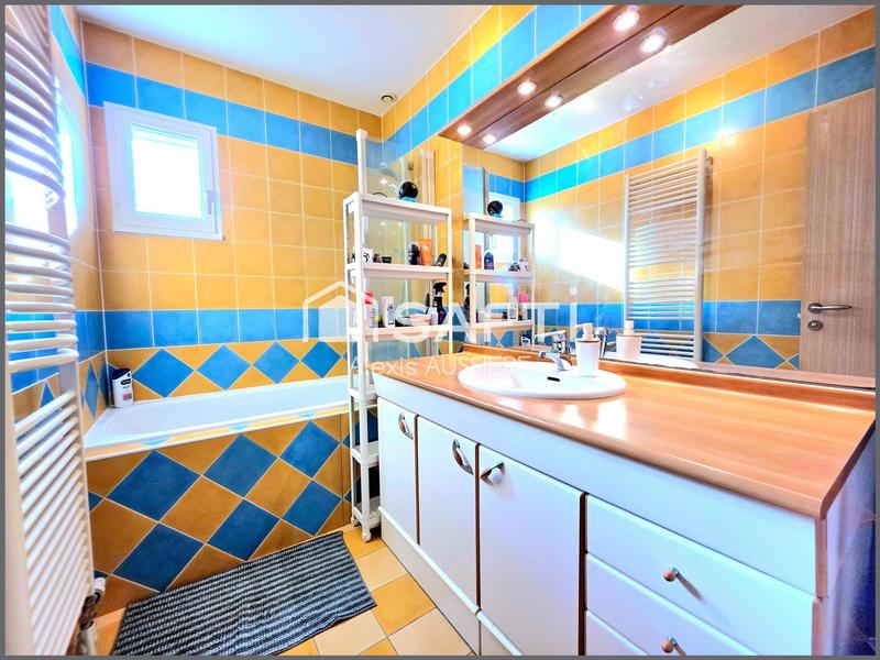 Maison - 214 m² - 6 pièces