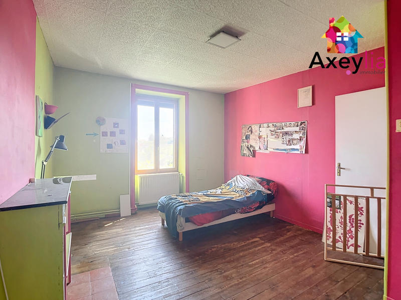 Maison - 232 m² - 9 pièces