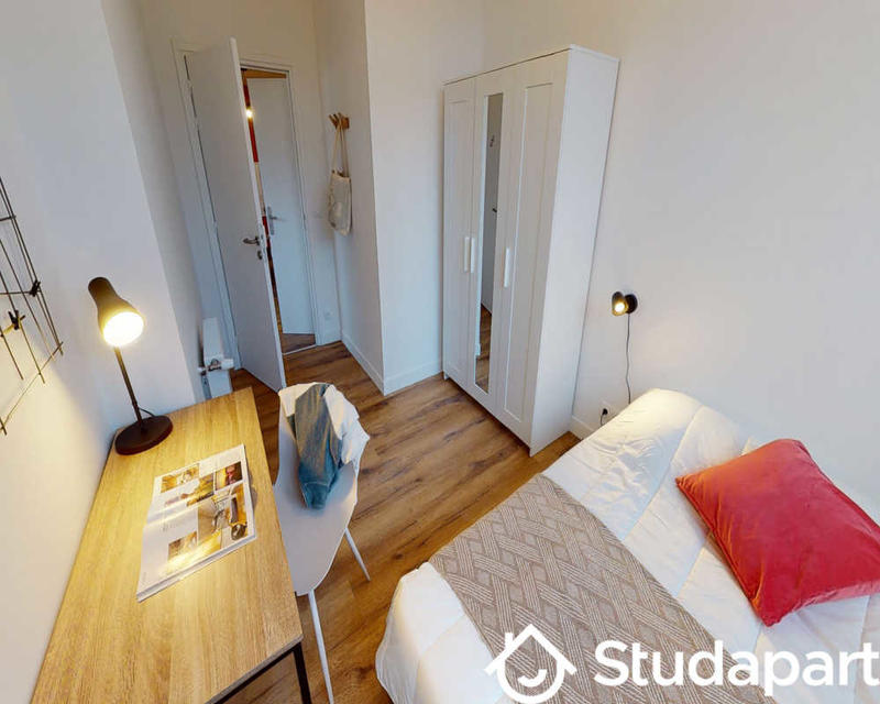 Chambre - 220 m² - 1 pièce