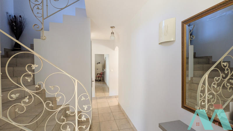 Maison - 162 m² - 6 pièces