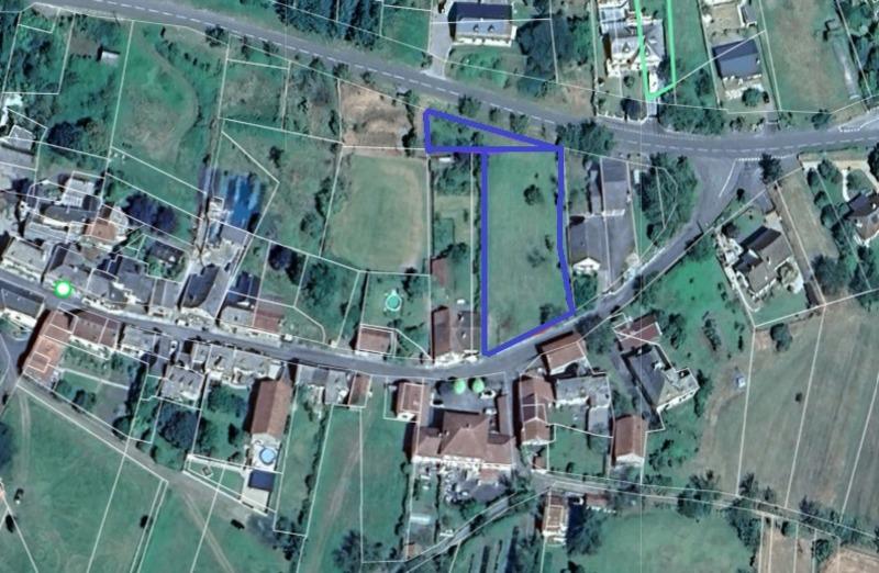 Terrain constructible - 1 898 m²