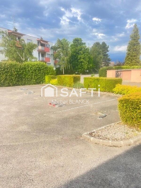 Local commercial - 92 m² - 9 pièces