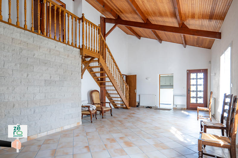 Maison - 238 m² - 10 pièces