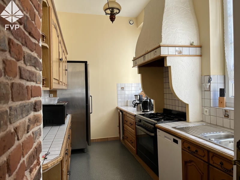 Propriété - 284 m² - 9 pièces