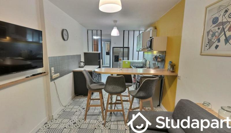 Chambre - 11 m² - 1 pièce