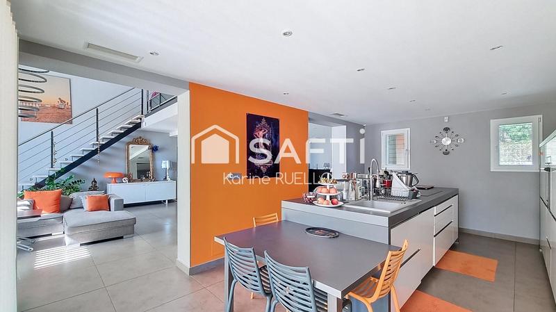 Maison - 212 m² - 5 pièces