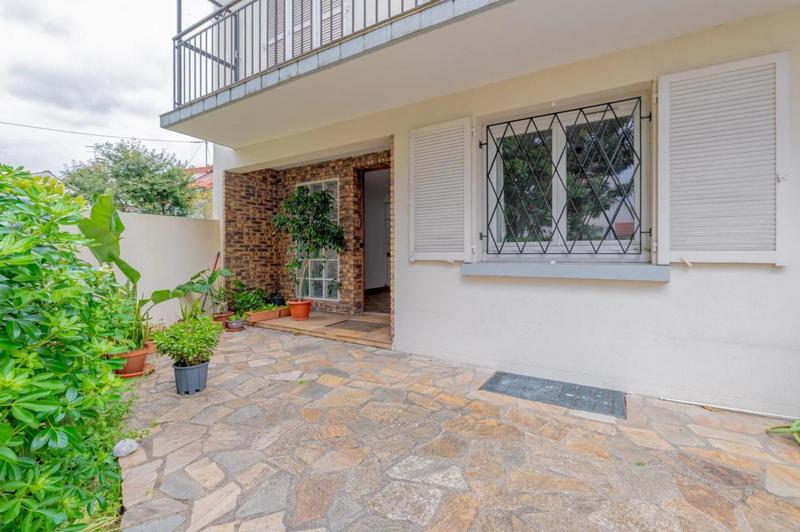 Maison - 280 m² - 10 pièces