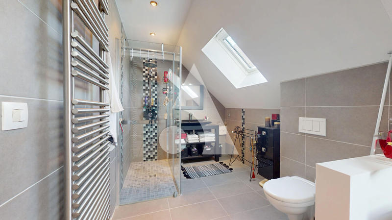 Maison - 180 m² - 6 pièces