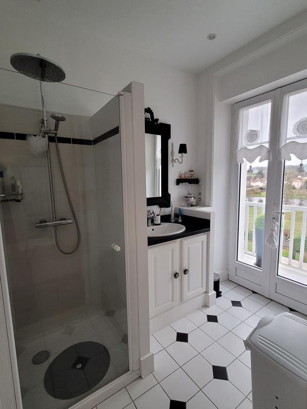 Maison - 150 m² - 8 pièces