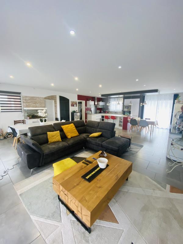 Villa - 233 m² - 9 pièces