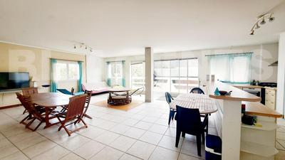 Maison - 240 m² - 6 pièces