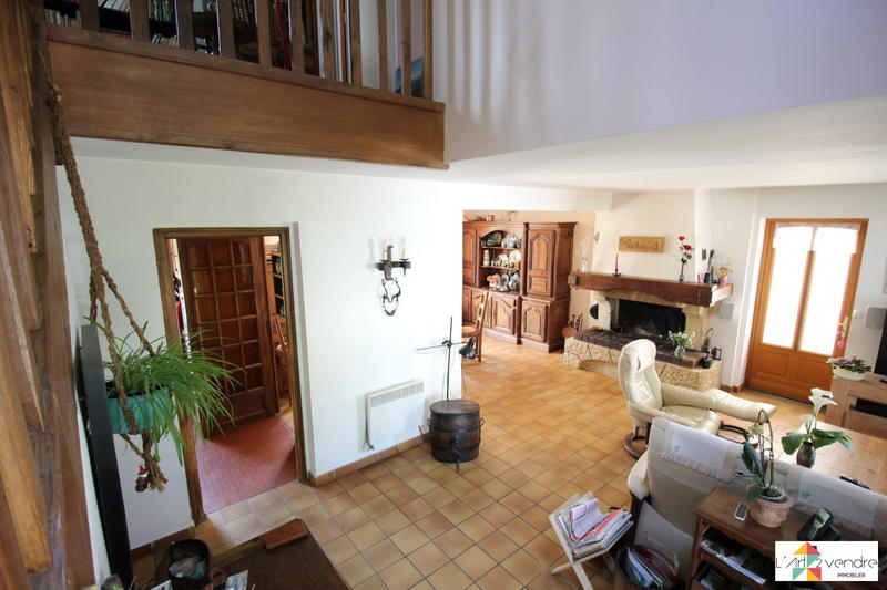 Maison traditionnelle - 173 m² - 6 pièces