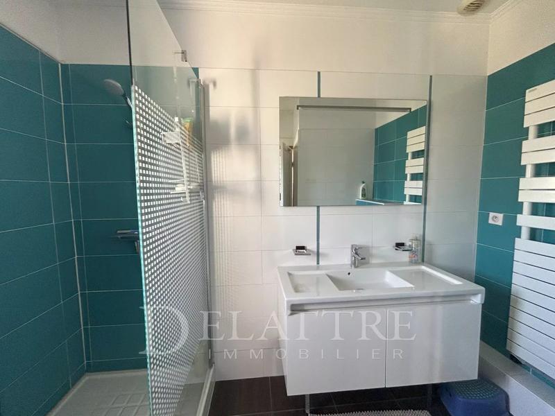 Villa - 160 m² - 8 pièces