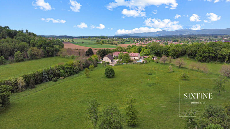 Maison ancienne - 552 m² - 10 pièces