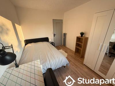 Chambre - 12 m² - 1 pièce