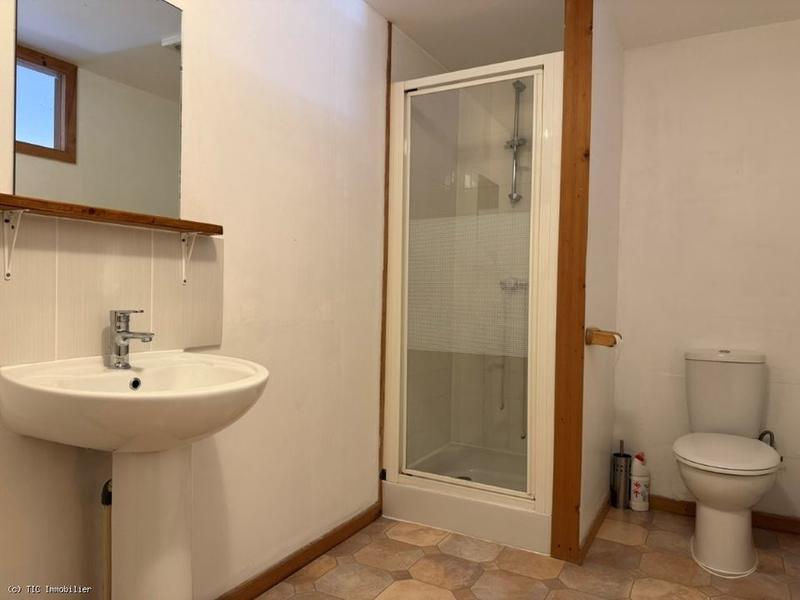 Maison - 240 m² - 9 pièces