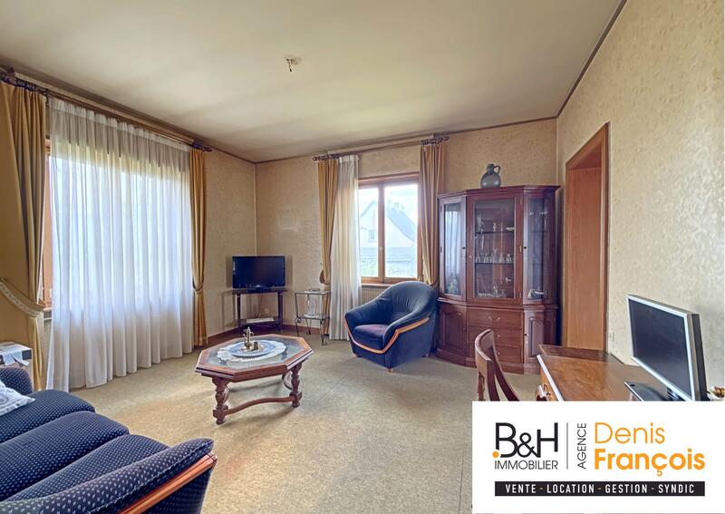 Maison - 303 m² - 11 pièces