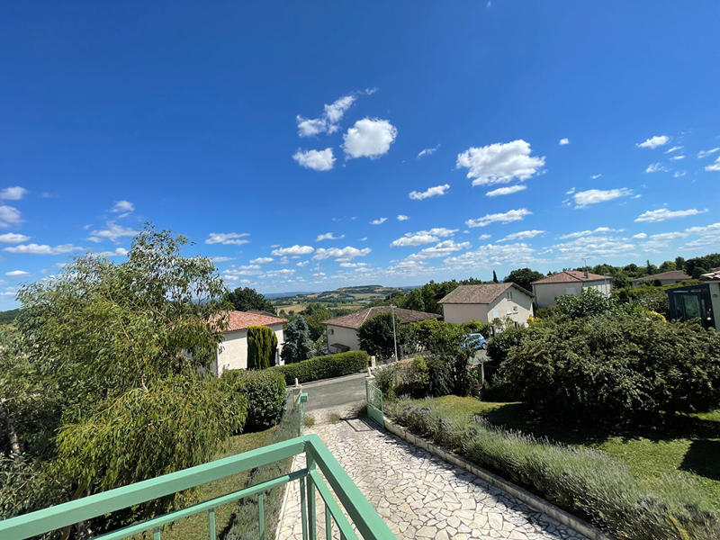 Maison - 230 m² - 5 pièces