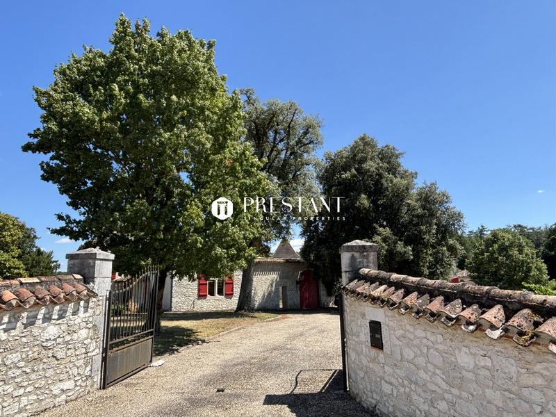 Maison de domaine - 800 m² - 14 pièces