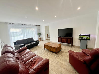 Maison - 265 m² - 11 pièces